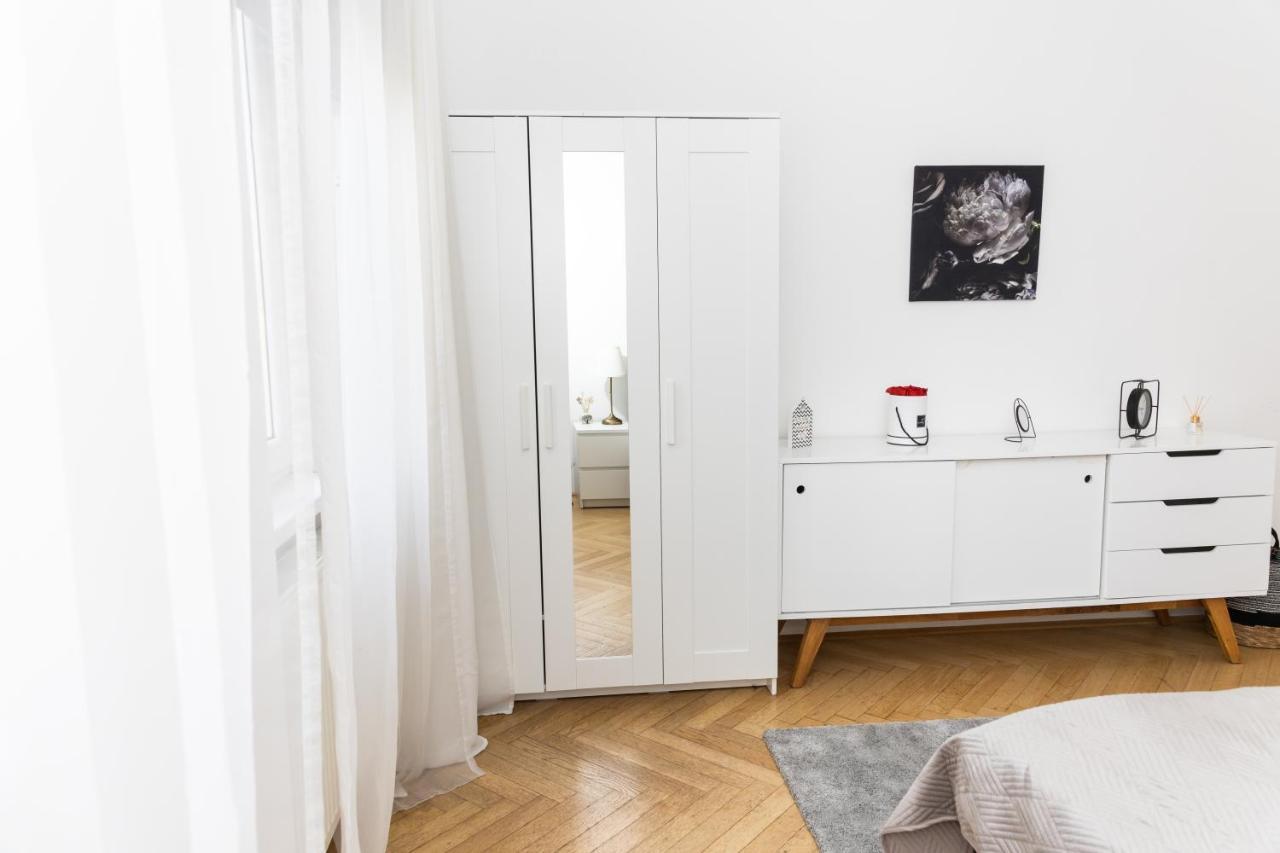 Moonlight Apartment With Porch Near Schoenbrunn And Westbahnhof ウィーン エクステリア 写真