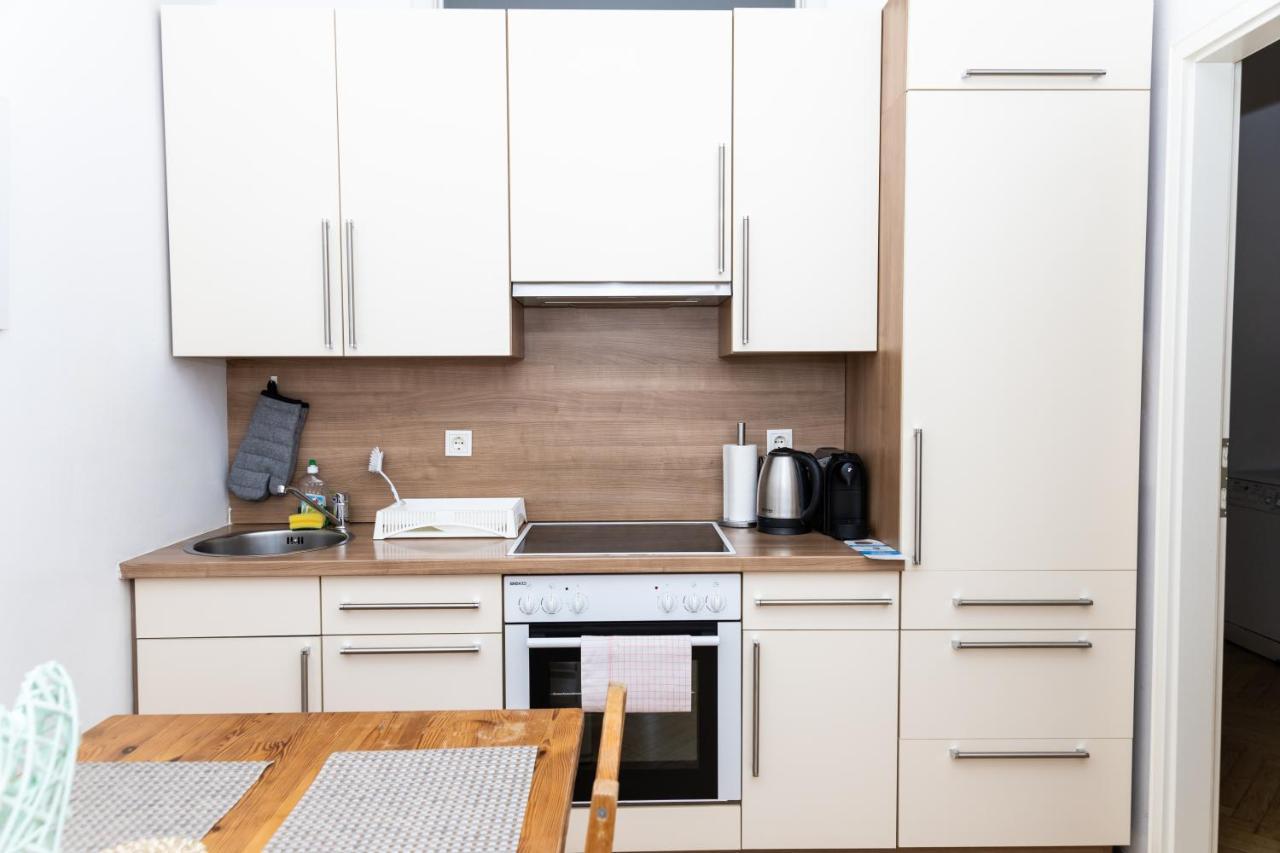 Moonlight Apartment With Porch Near Schoenbrunn And Westbahnhof ウィーン エクステリア 写真